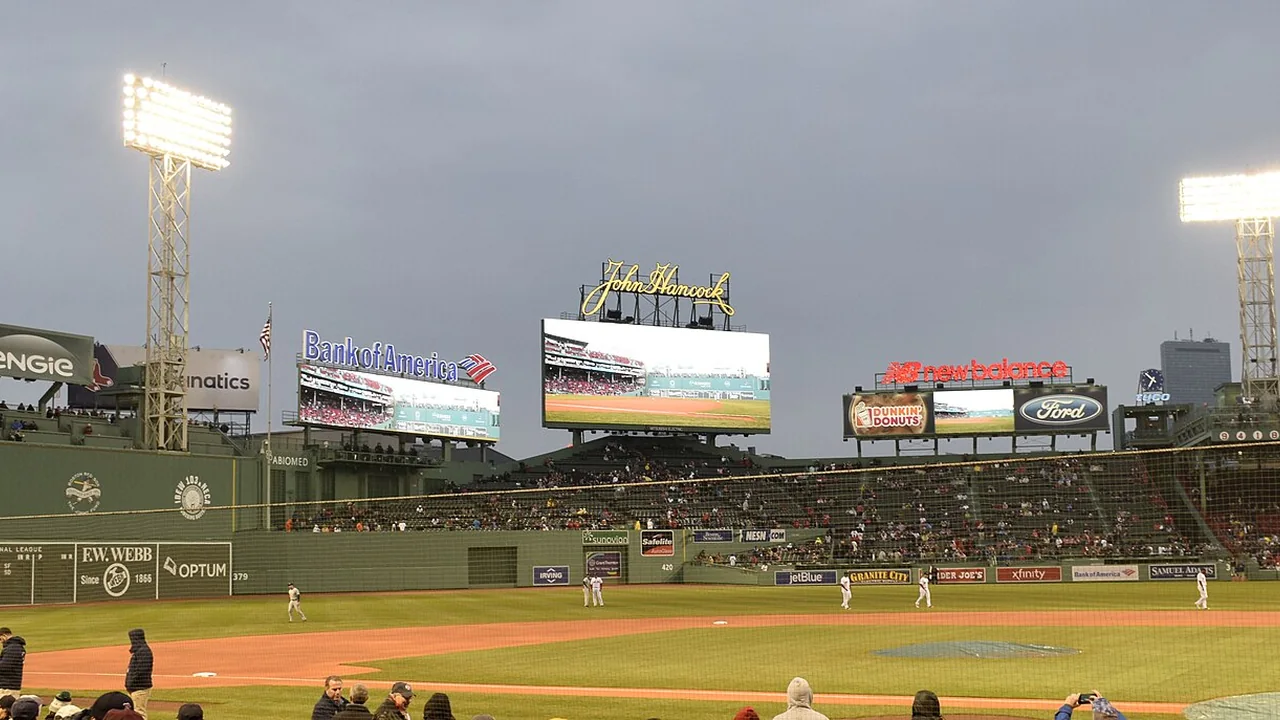 Chicago White Sox vs Kansas City Royals event background